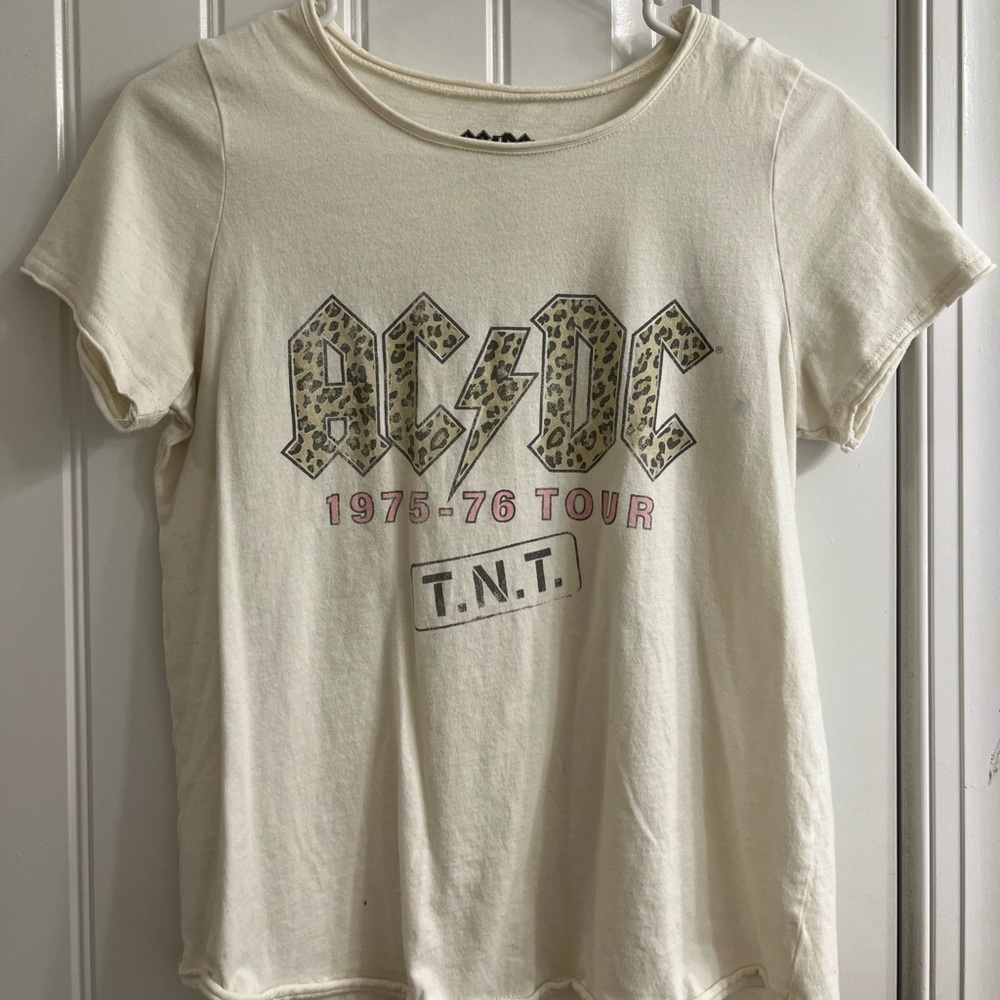 graphic tee